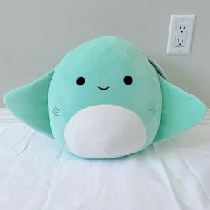 Squishmallow 12" Maggie Stingray Canadian exclusiv